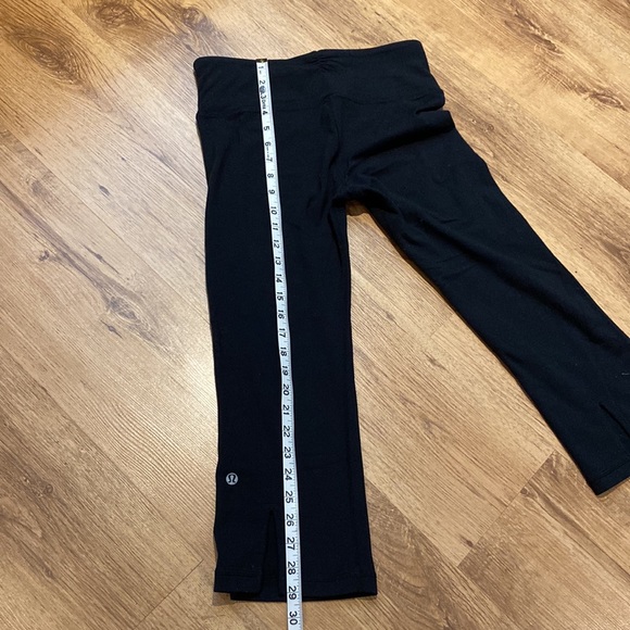 Black capris lululemon with back leg slit - Picture 7 of 9